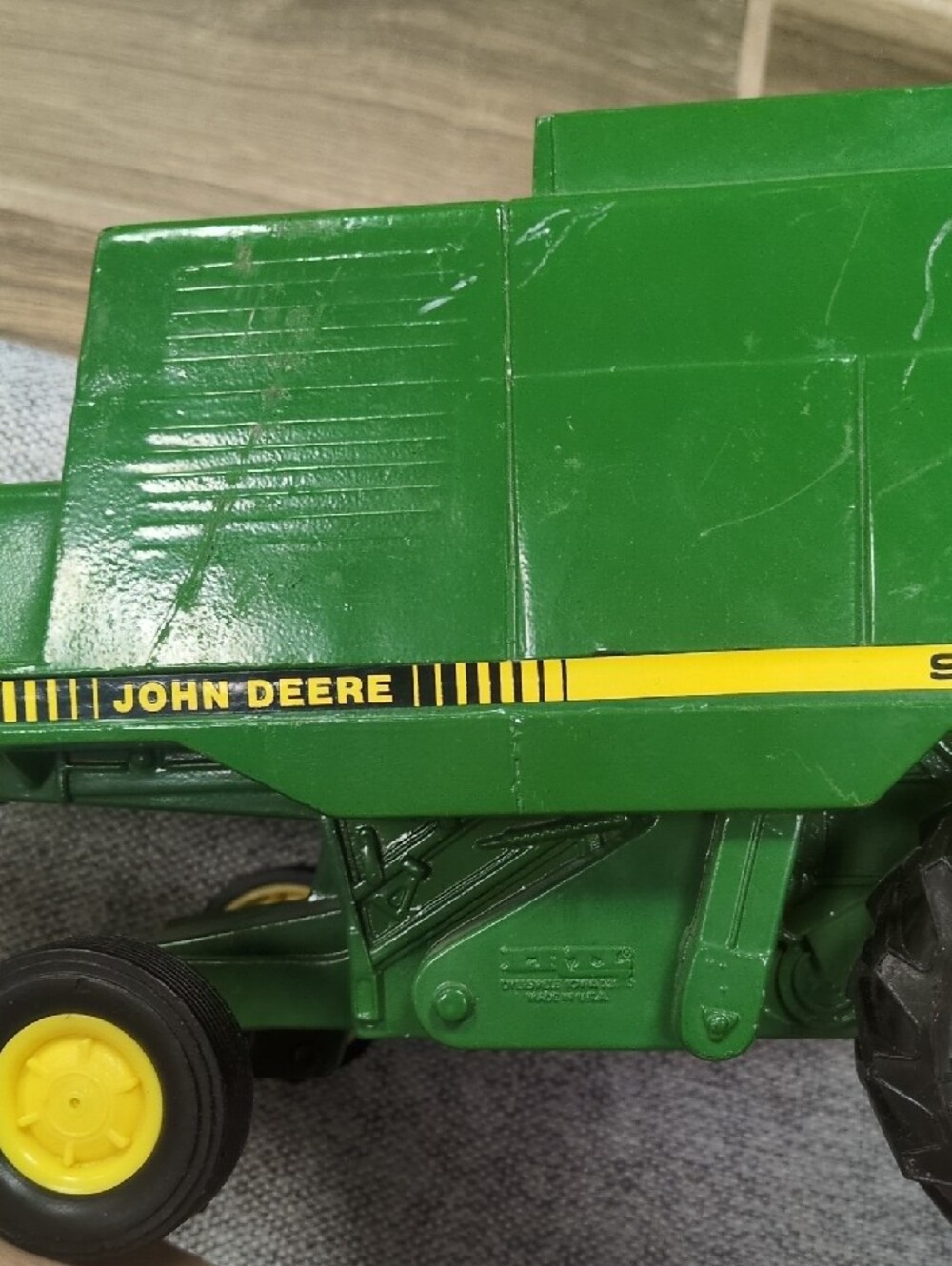 John Deere Green and Yellow Toy Combine with Removable Headers - Picture 2 of 5